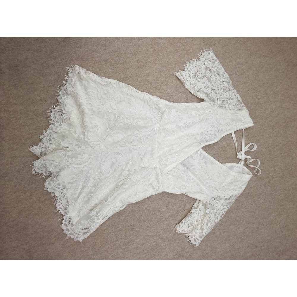 Ash & Violet White Floral Lace Romper V-Neck Eyelash Trim XS